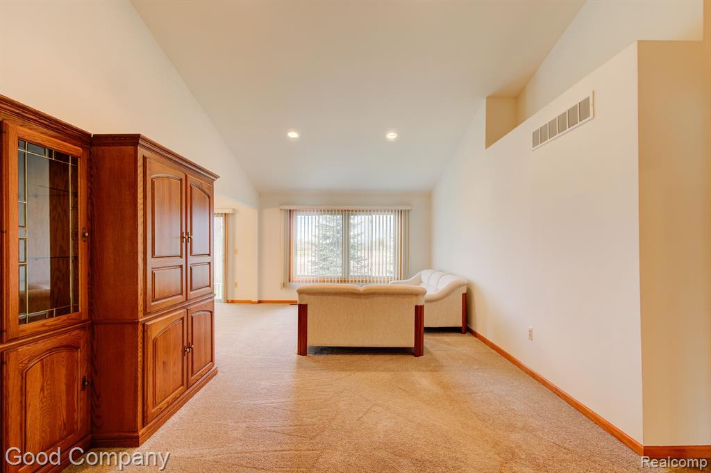 50837 Raintree Circle Chesterfield, MI 48047 - Photo 3 of 37