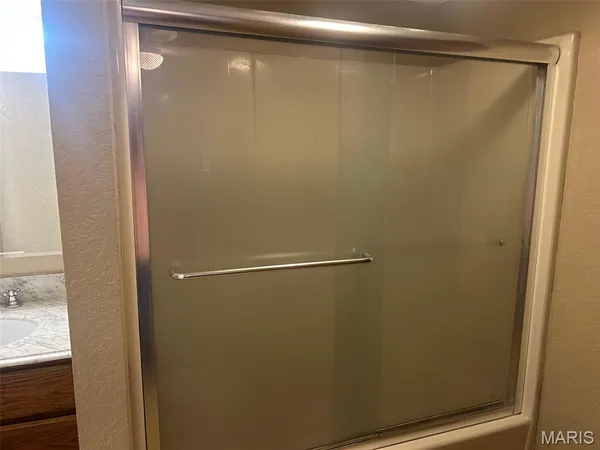 $60,000 | 145 Sandridge Drive, Collinsville, IL 62234