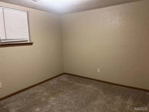 $60,000 | 145 Sandridge Drive, Collinsville, IL 62234