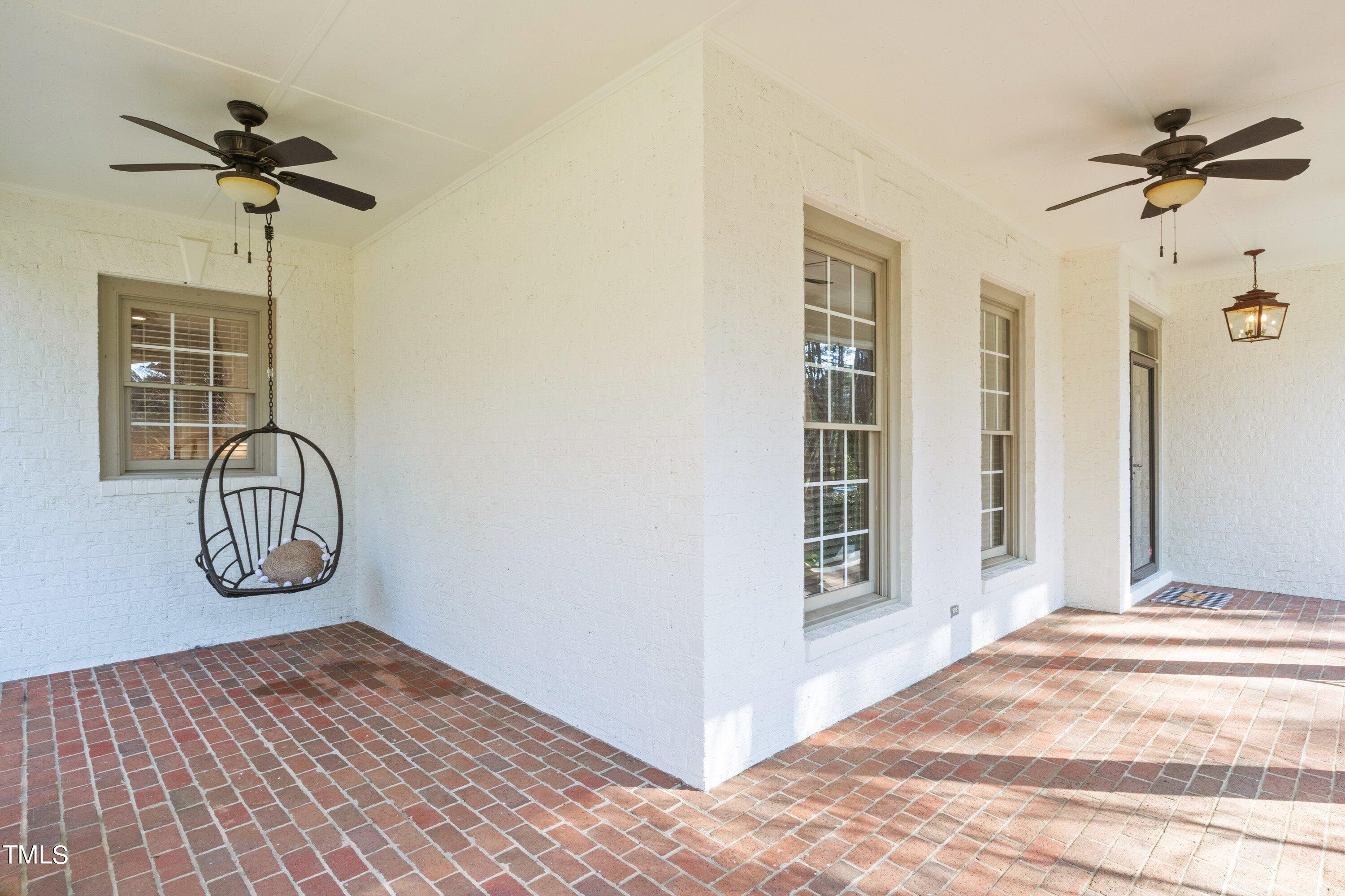 5009 Boulder Creek Lane Raleigh, NC 27613 - Photo 6 of 79 16-5009 Boulder Creek Ln20240226_0016