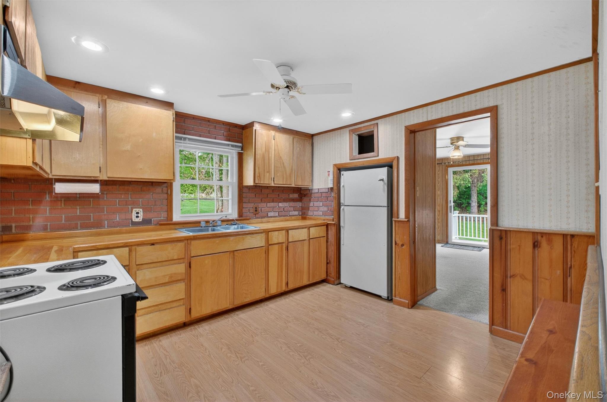 17 Holt Road Hyde Park, NY 12538 - Photo 15 of 44