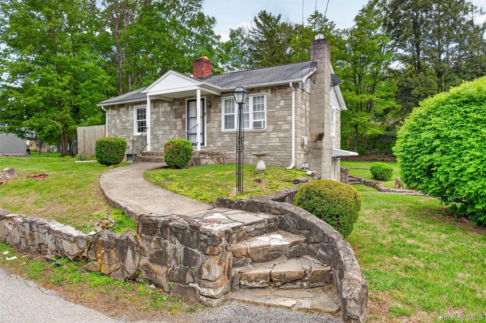 17 Holt Road Hyde Park, NY 12538 - Photo 3 of 44