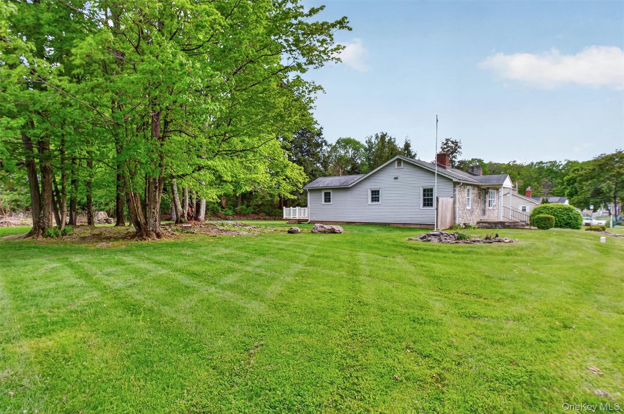 17 Holt Road Hyde Park, NY 12538 - Photo 36 of 44