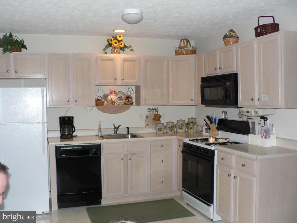214 Country Ridge Drive Red Lion, PA 17356 - Photo 2 of 5 Gallery Image 2