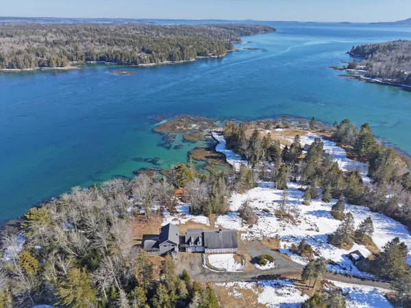 $1,350,000 | 84 Mosely Point Lane, Lamoine, ME 04605