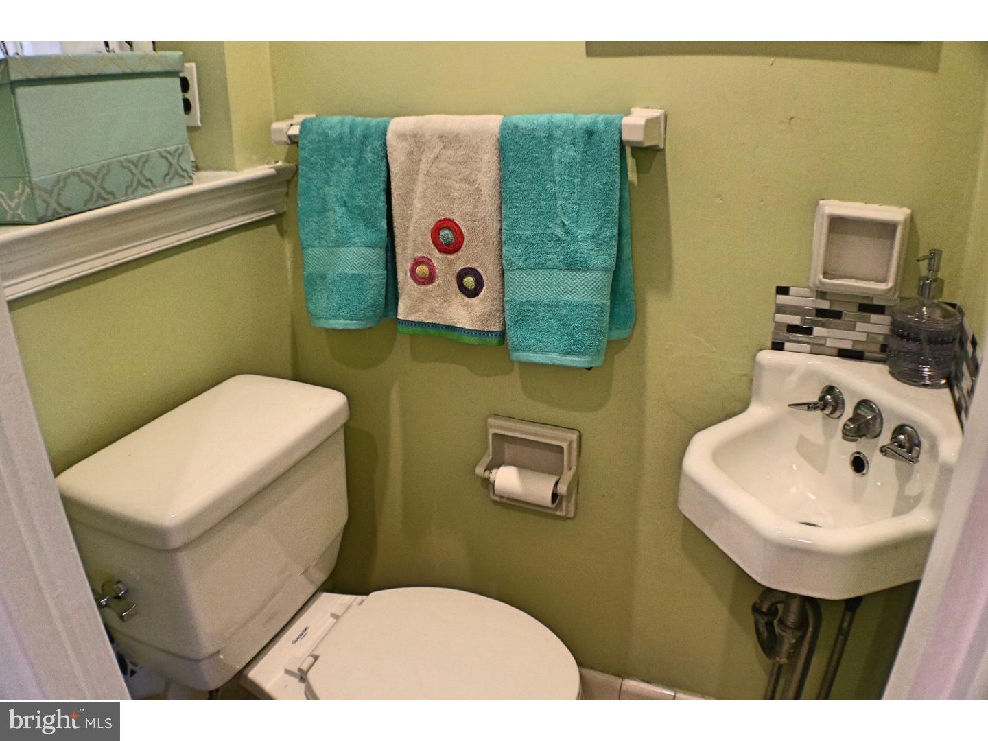 10925 Ellicott Road Philadelphia, PA 19154 - Photo 22 of 25 Half Bath