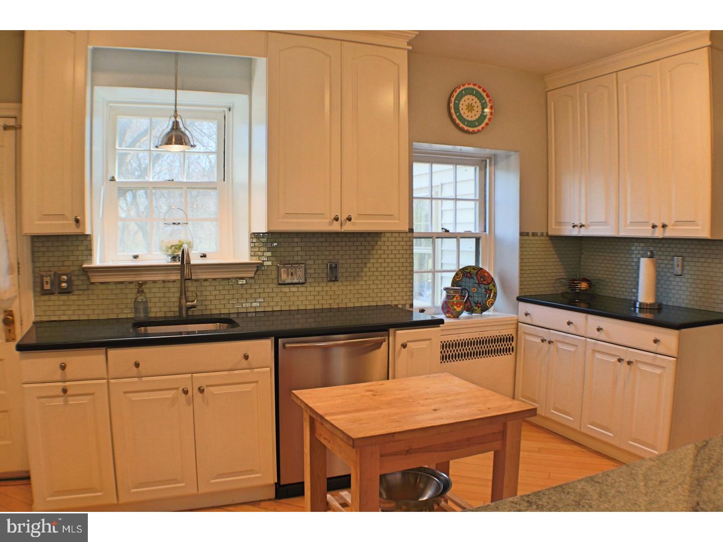 10925 Ellicott Road Philadelphia, PA 19154 - Photo 7 of 25 Kitchen