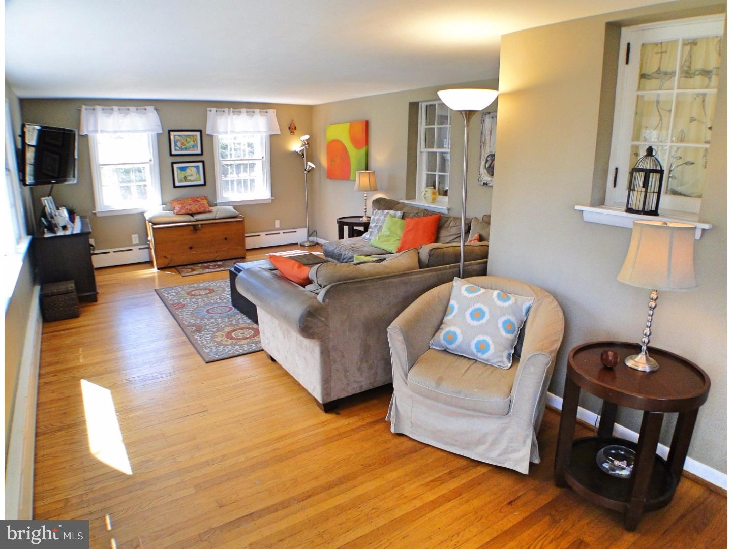 10925 Ellicott Road Philadelphia, PA 19154 - Photo 9 of 25 Family Room
