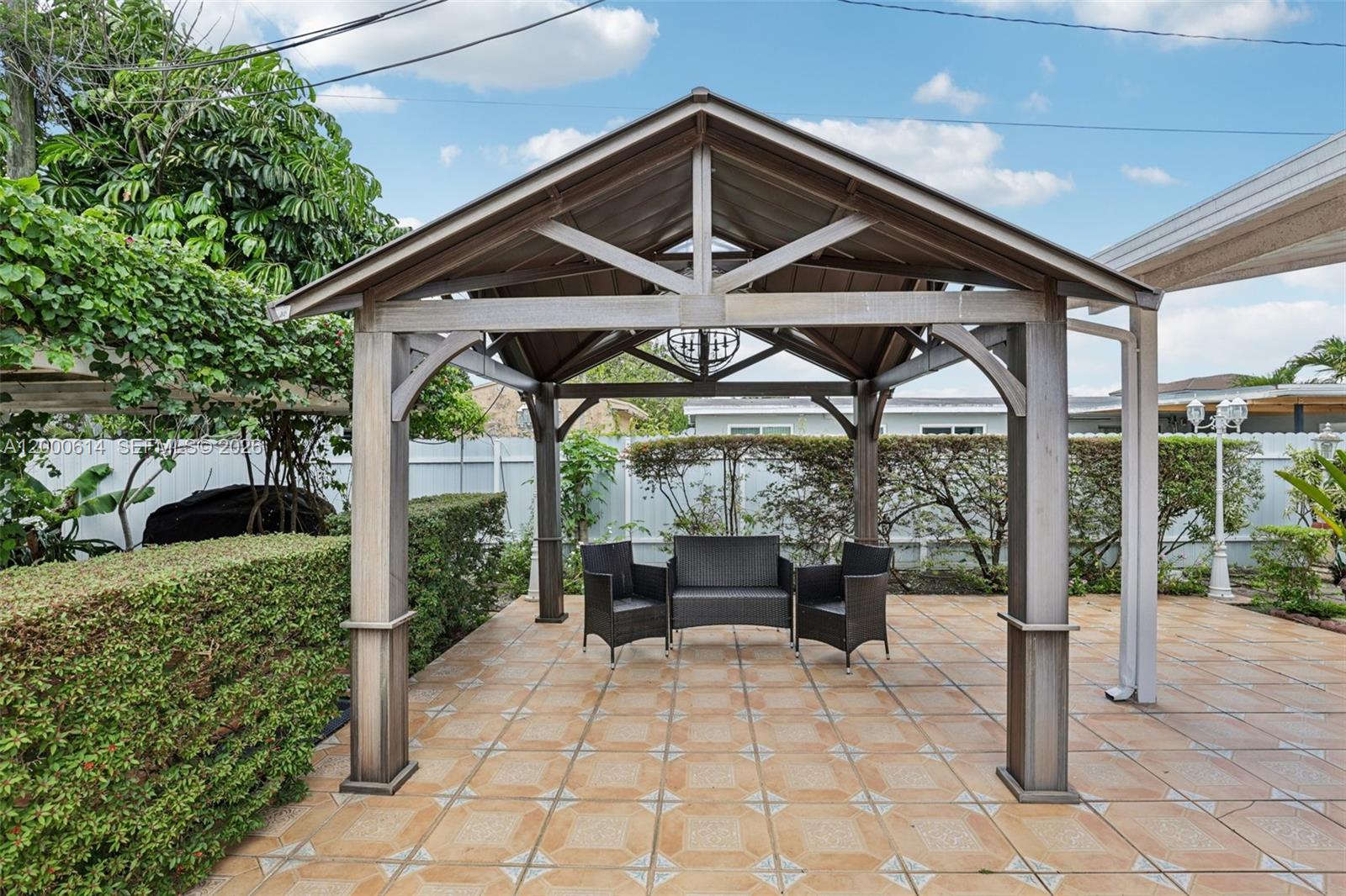 1900 Southwest 87th Court Miami, FL 33165 - Photo 24 of 25