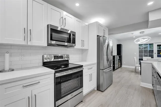 $430,000 | 3301 Raleigh Street, Unit 4B, Hollywood, FL 33021