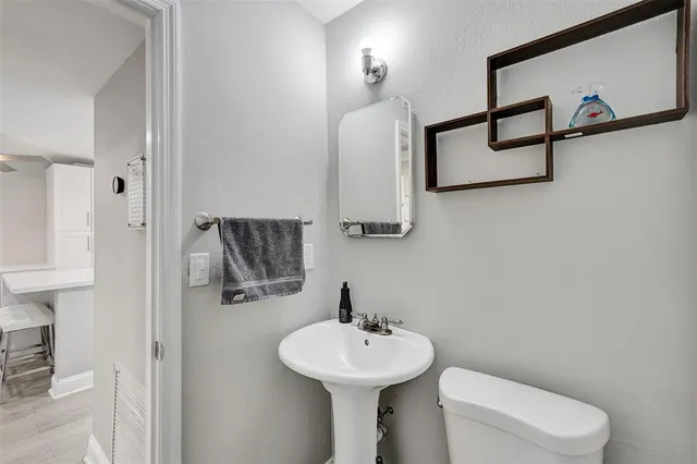 $430,000 | 3301 Raleigh Street, Unit 4B, Hollywood, FL 33021