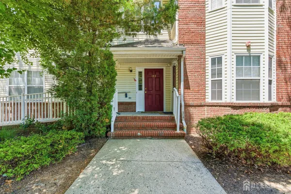 $430,000 | 141 Forest Drive, Piscataway, NJ 08854