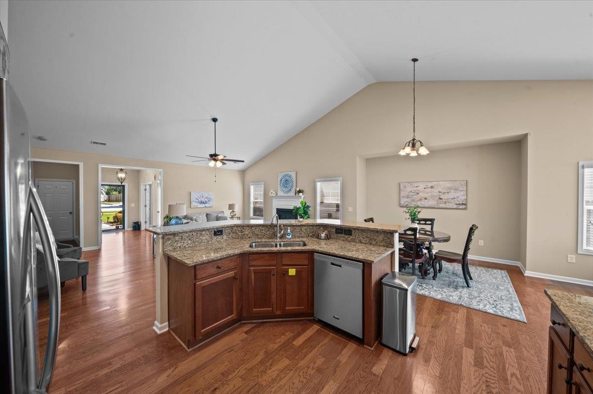 237 Medoc Lane Moore, SC 29369 - Photo 2 of 26