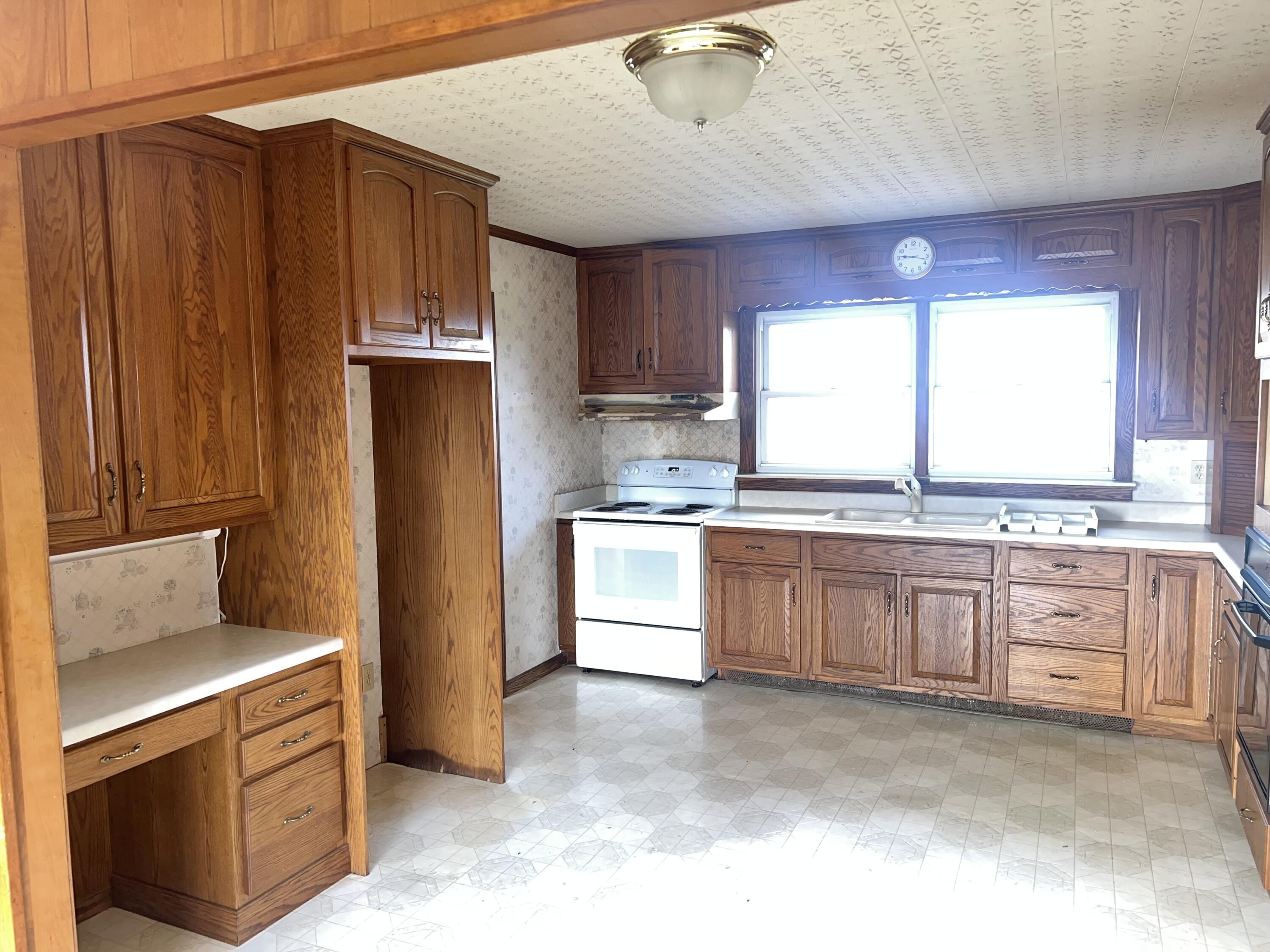 249 South Centennial Road Coldwater, MI 49036 - Photo 8 of 21 IMG_5807
