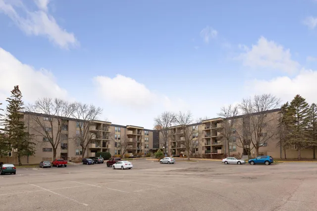 $1,650 | 6730 Vernon Avenue South, Unit 105, Edina, MN 55436