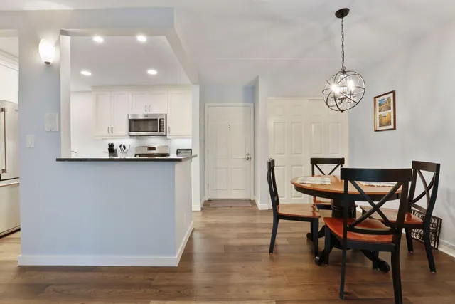 $1,650 | 6730 Vernon Avenue South, Unit 105, Edina, MN 55436