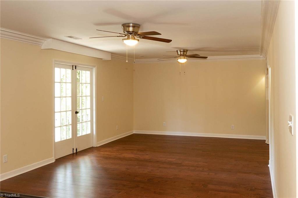 2824 Montclair Road Winston-Salem, NC 27106 - Photo 13 of 30 Spacious Living Room with access to balcony!