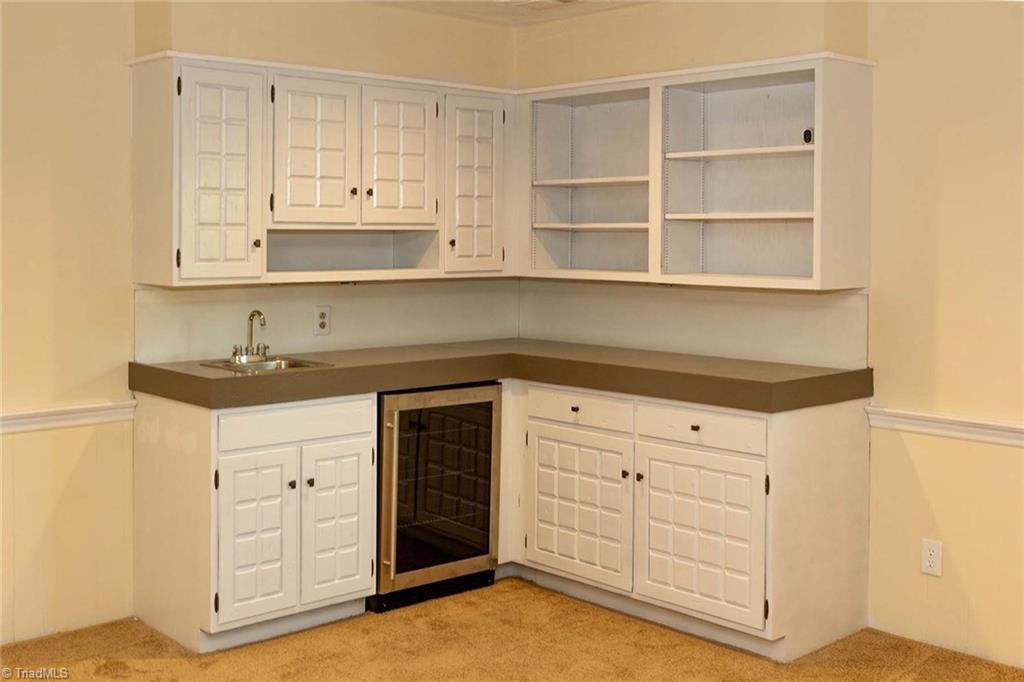 2824 Montclair Road Winston-Salem, NC 27106 - Photo 22 of 30 The perfect size wet bar for entertaining!