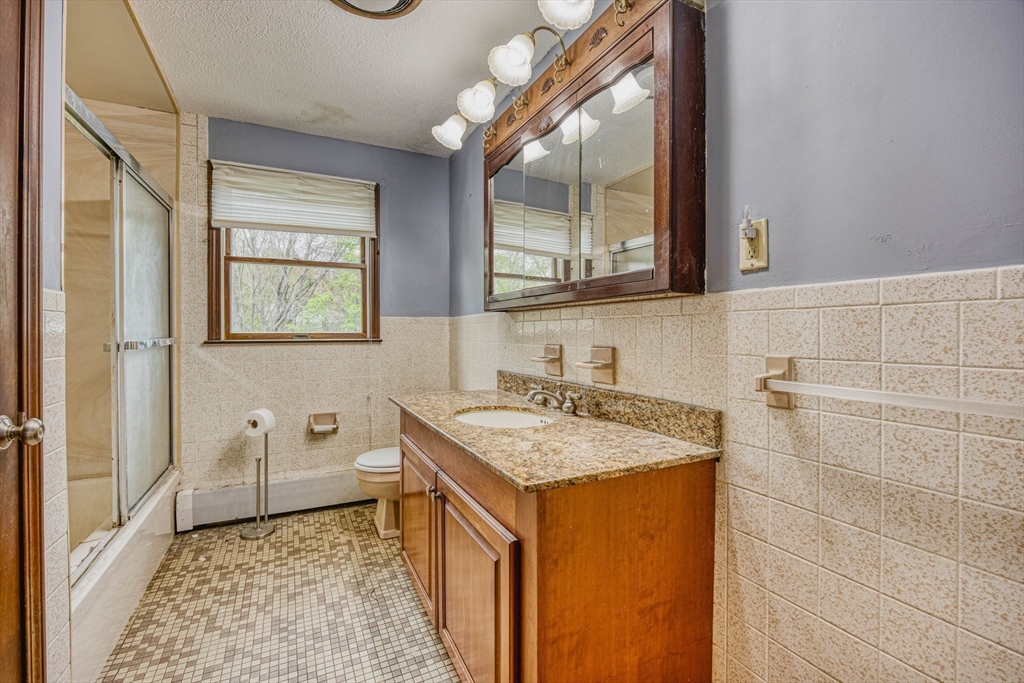 31 Raven Road Dracut, MA 01826 - Photo 17 of 41 Gallery Image 17