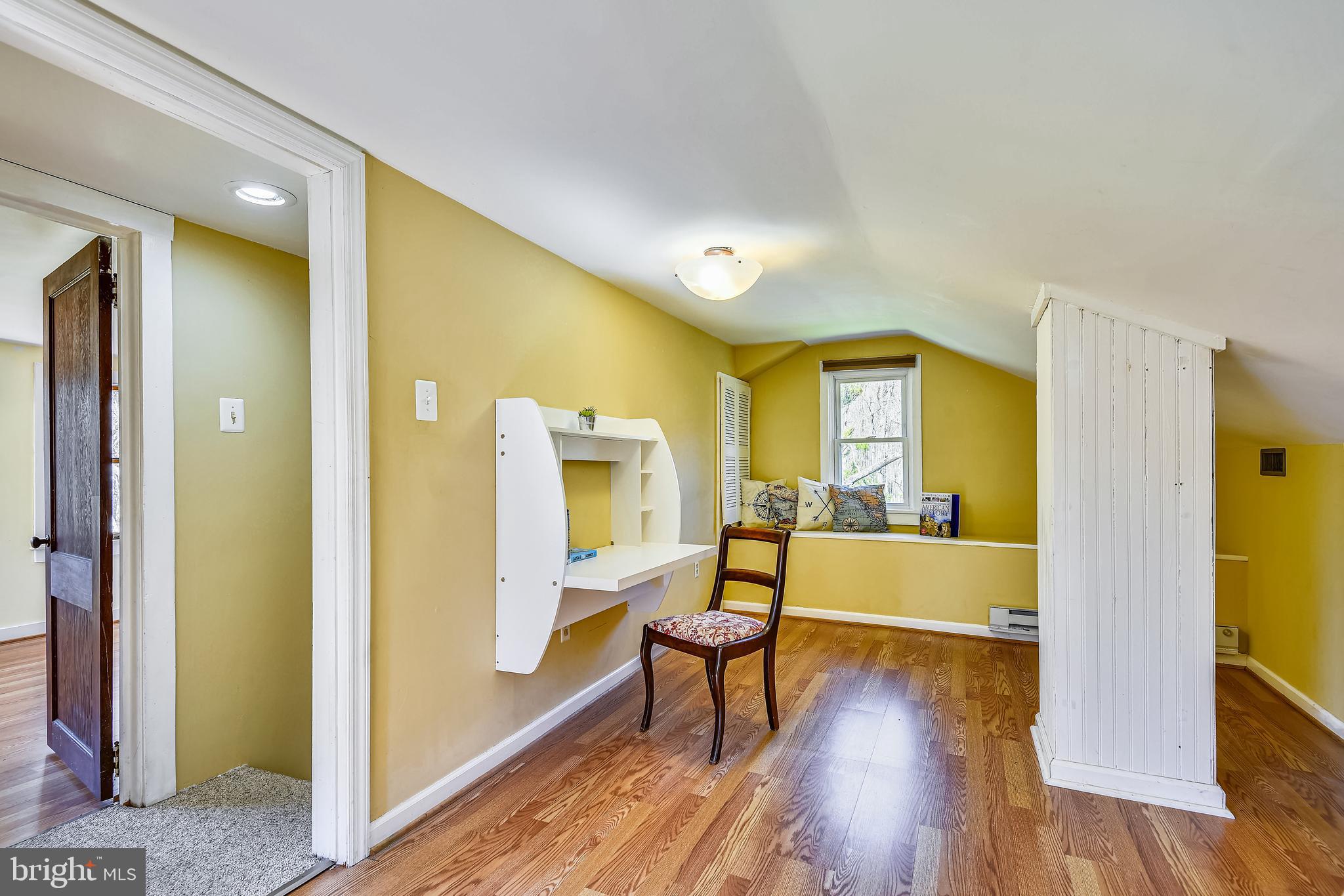 845 Broadwater Road Churchton, MD 20733 - Photo 26 of 48 Bedroom #3 with Built In Desk