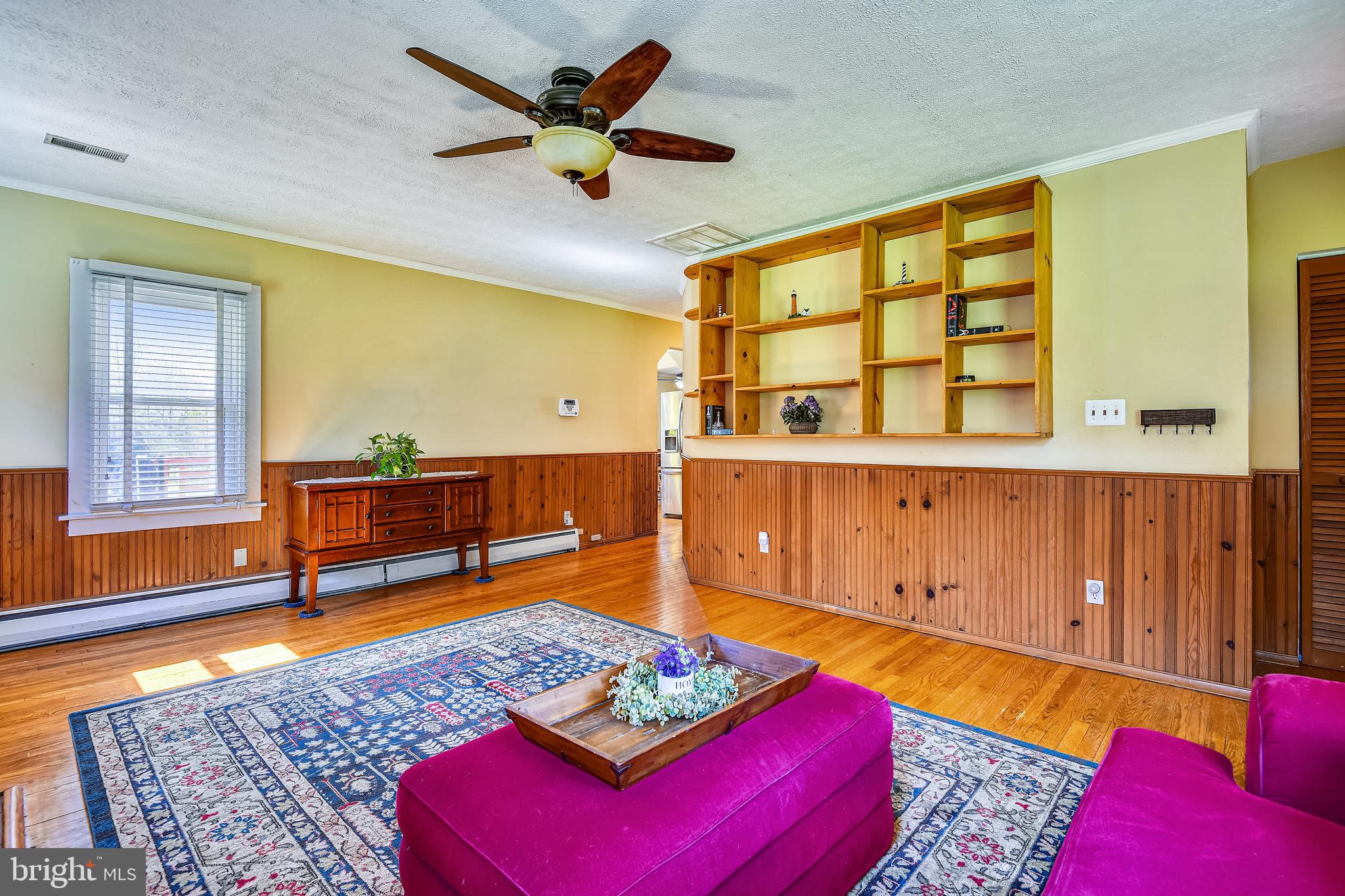 845 Broadwater Road Churchton, MD 20733 - Photo 5 of 48 Built Ins and Hardwoods Throughout