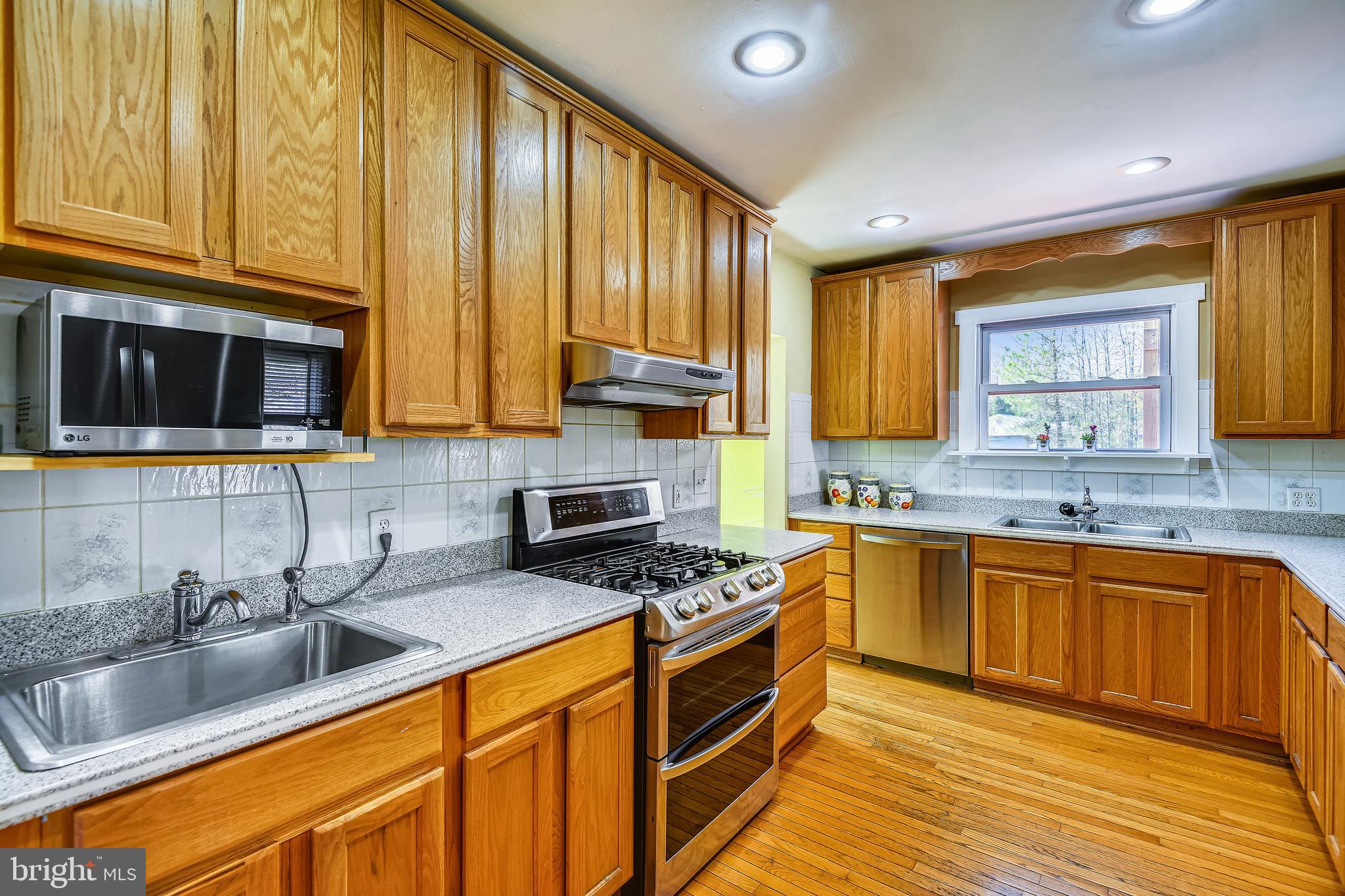 845 Broadwater Road Churchton, MD 20733 - Photo 9 of 48 Stainless Steel Appliances