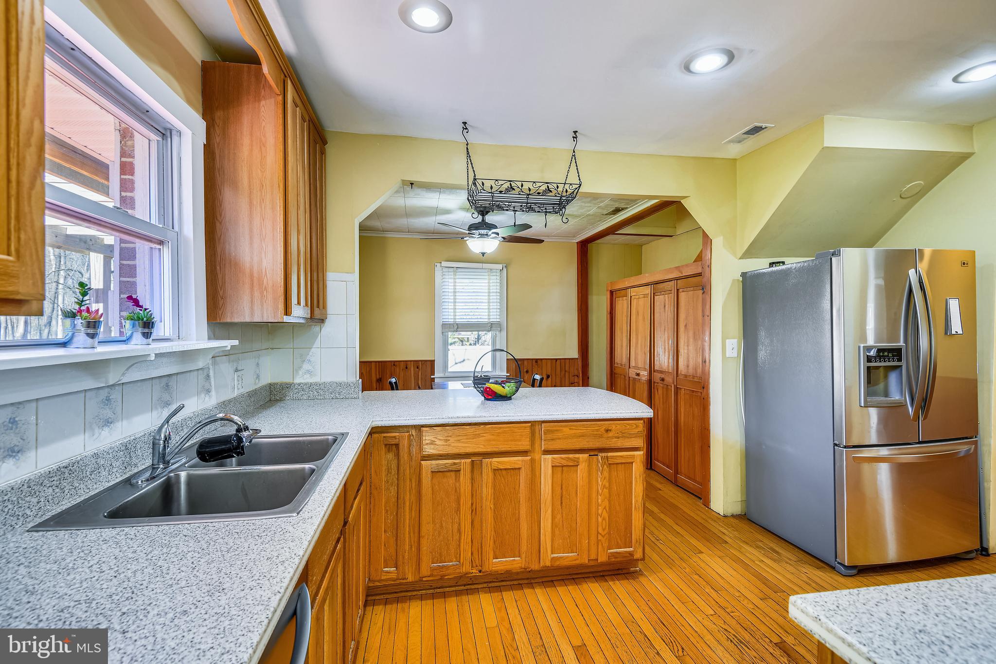 845 Broadwater Road Churchton, MD 20733 - Photo 10 of 48 Upgraded Countertops, Oversized Refrigerator