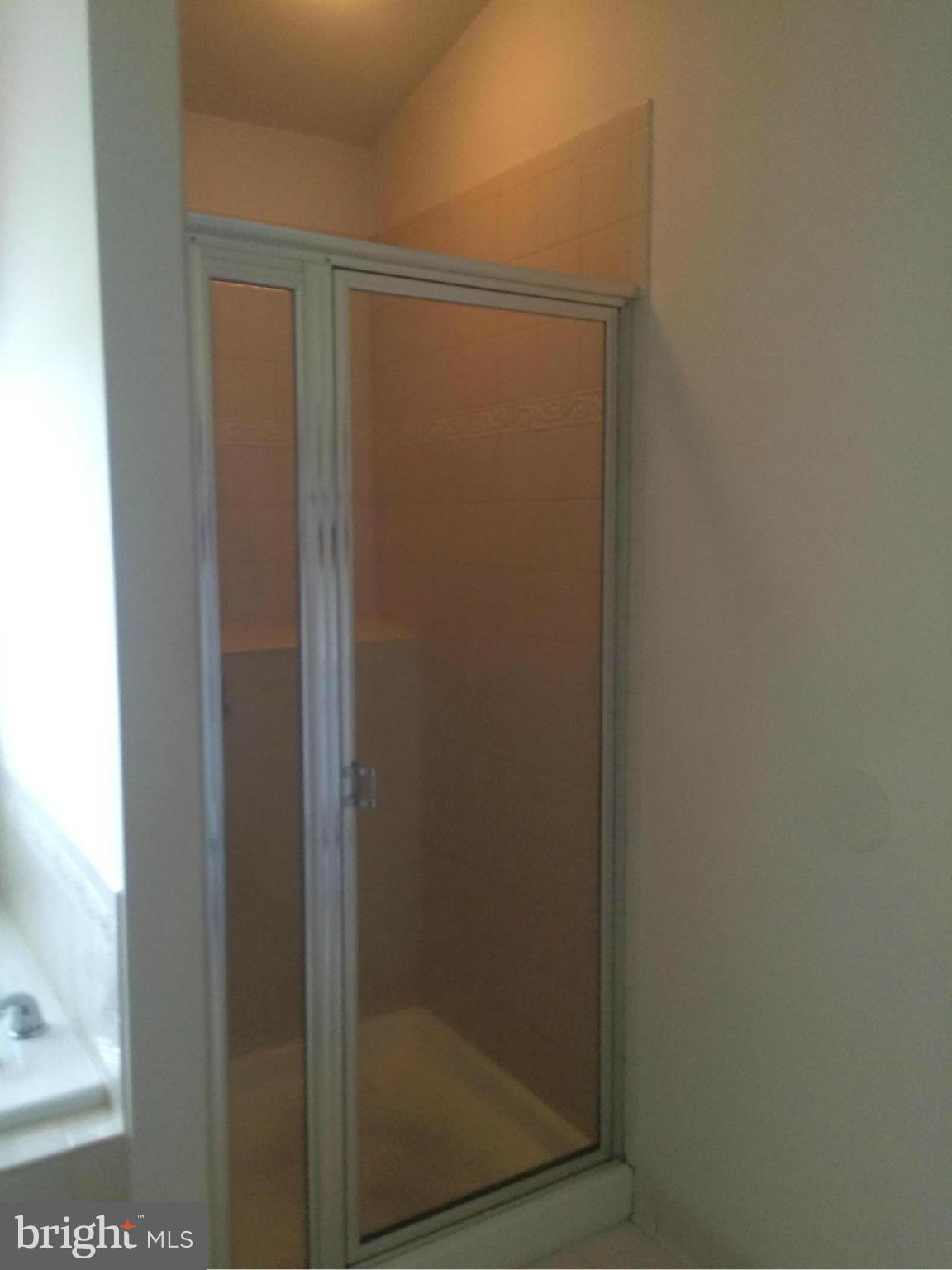 400 Robbins Farm Road Cambridge, MD 21613 - Photo 22 of 26 Separate Shower