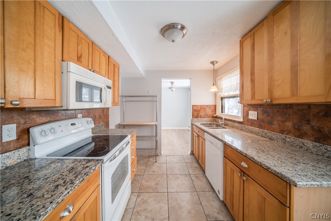 4618 Brickyard Falls Road Manlius, NY 13104 - Photo 12 of 26