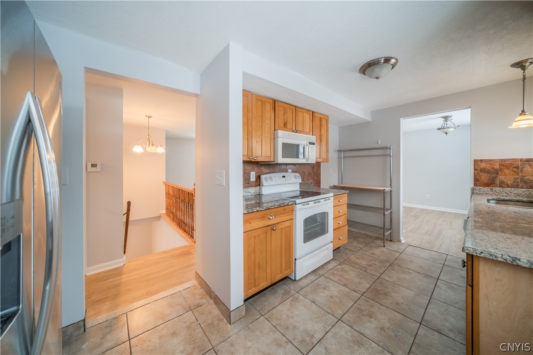 4618 Brickyard Falls Road Manlius, NY 13104 - Photo 13 of 26