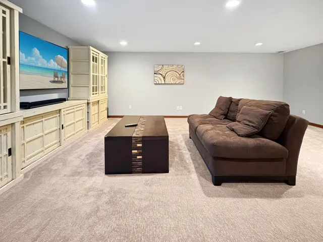 $4,695 | 4407 Curve Avenue, Edina, MN 55424