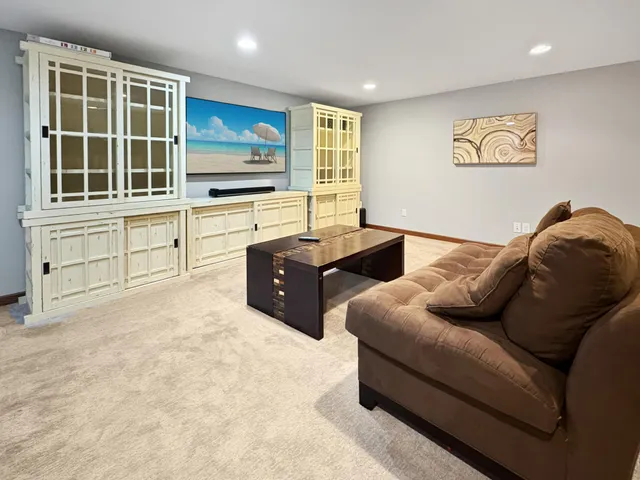 $4,695 | 4407 Curve Avenue, Edina, MN 55424