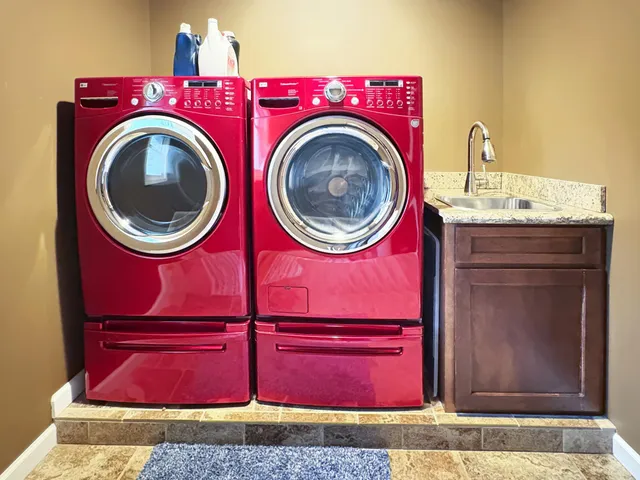 $4,695 | 4407 Curve Avenue, Edina, MN 55424