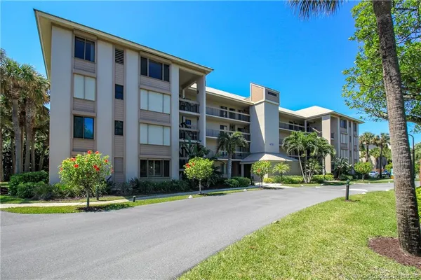 $440,000 | 4720 Northeast Sandpebble Trace, Unit 305, Jensen Beach, FL 34957