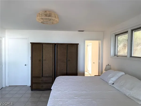 $1,850,000 | 484 Gulf Bend Drive, Captiva, FL 33924