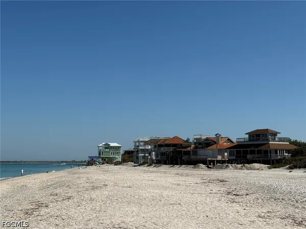 $1,850,000 | 484 Gulf Bend Drive, Captiva, FL 33924