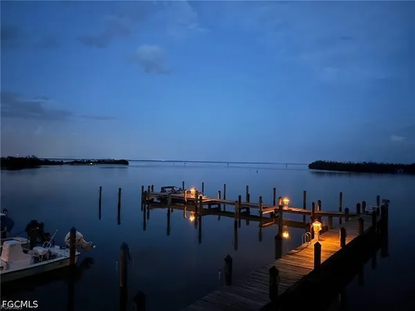 $1,850,000 | 484 Gulf Bend Drive, Captiva, FL 33924