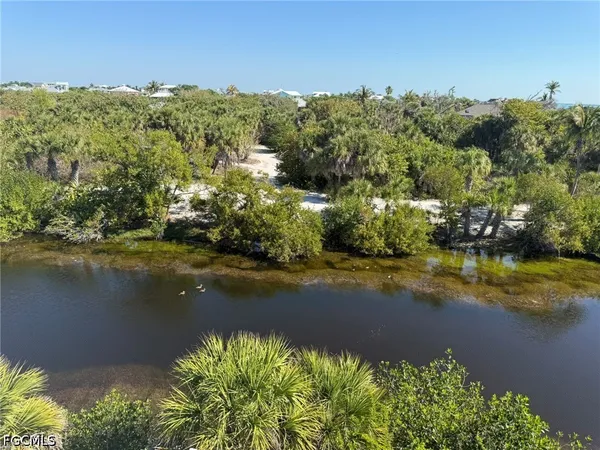 $1,850,000 | 484 Gulf Bend Drive, Captiva, FL 33924