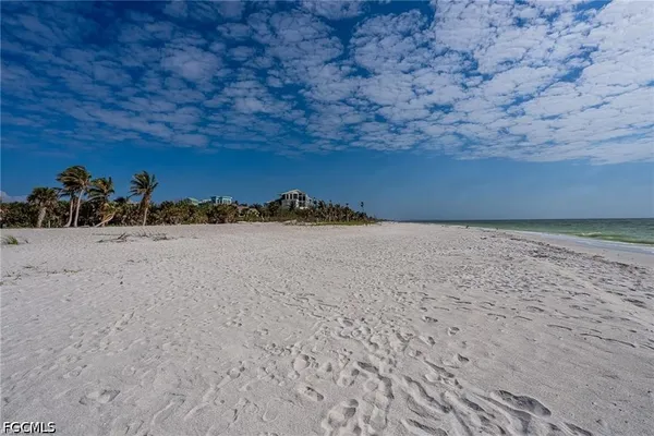 $1,850,000 | 484 Gulf Bend Drive, Captiva, FL 33924