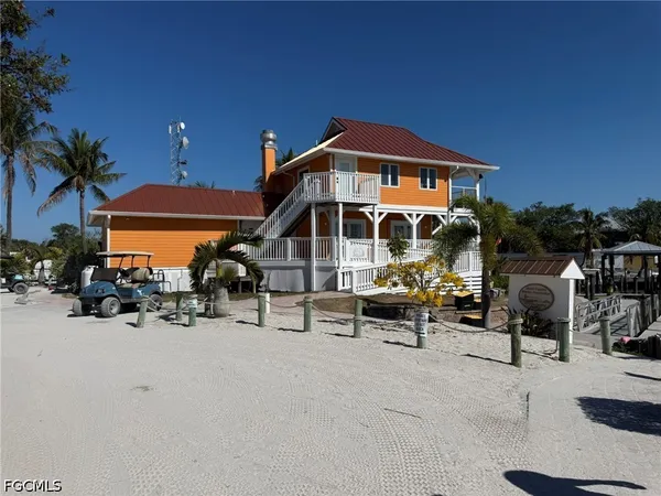 $1,850,000 | 484 Gulf Bend Drive, Captiva, FL 33924