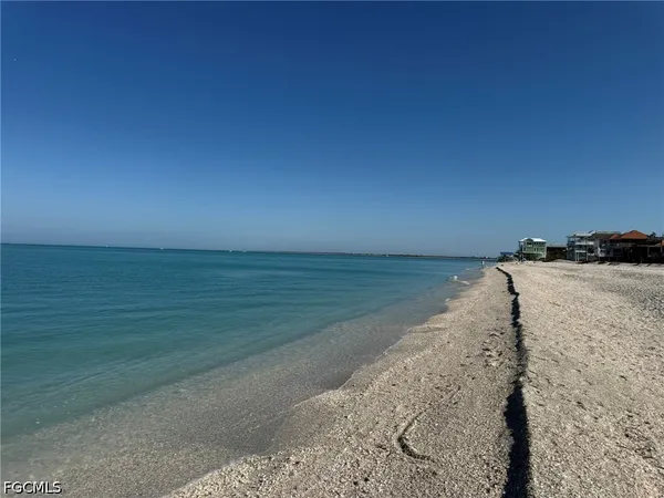 $1,850,000 | 484 Gulf Bend Drive, Captiva, FL 33924