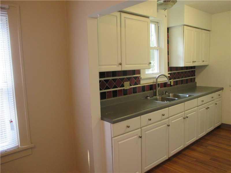 1976 Warriors Road Pittsburgh, PA 15205 - Photo 4 of 11 Kitchen.