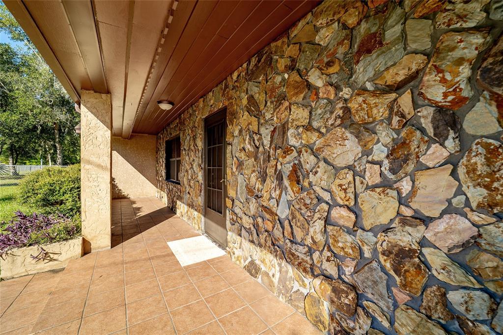 5201 East Jasmine Lane Inverness, FL 34453 - Photo 15 of 50 a view of entryway