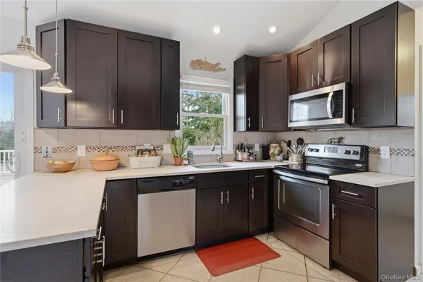 $1,150,000 | 5 Argonne Road West, Hampton Bays, NY 11946