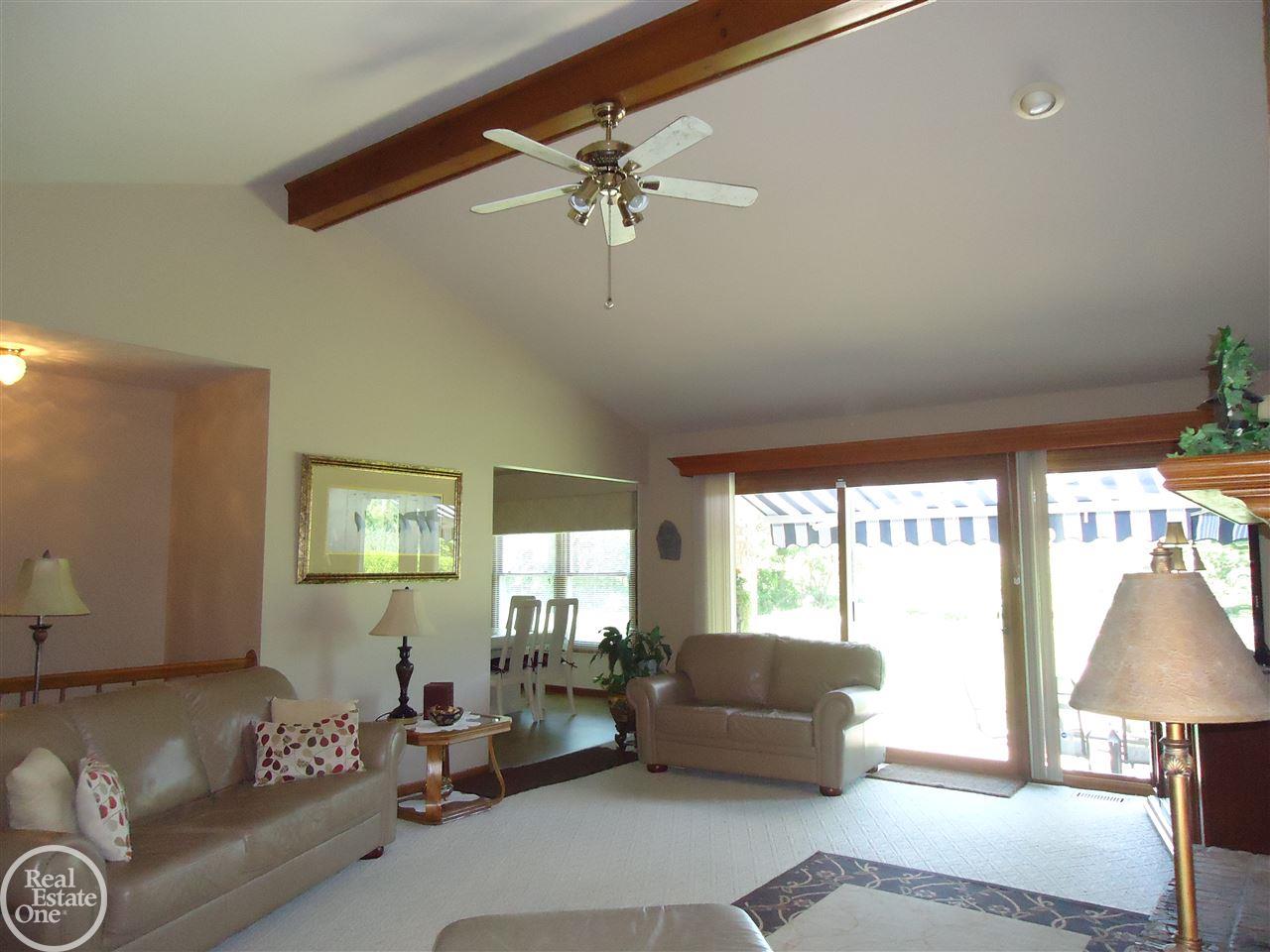 589 Lexington Drive Rochester, MI 48307 - Photo 6 of 39 Great Room