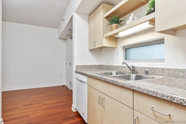 $475,000 | 425 West Beech Street, Unit 327, San Diego, CA 92101