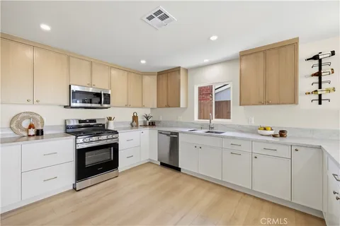 $879,950 | 2133 Cochran Street, Simi Valley, CA 93065