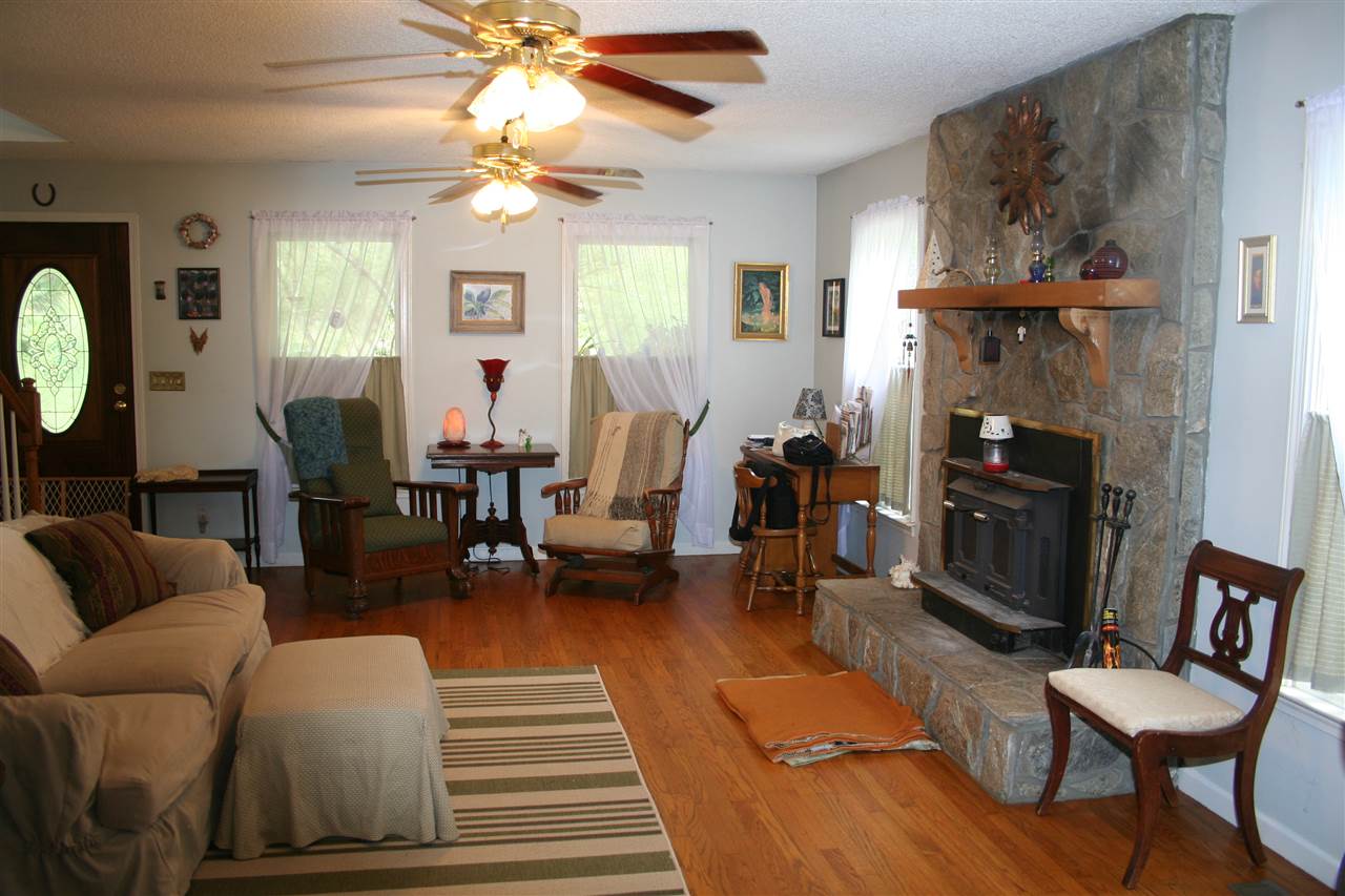 220 A Ridings Road Campobello, SC 29322 - Photo 4 of 25