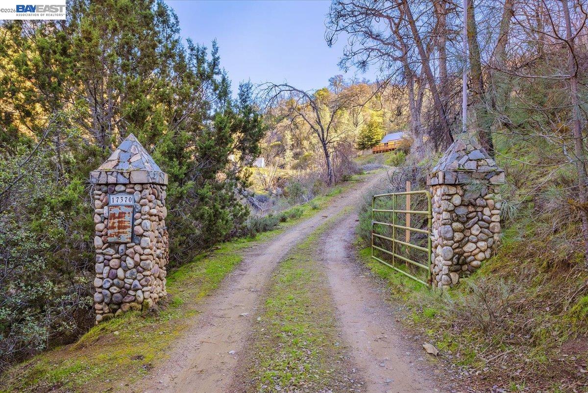 17370 West Corral Hollow Road Tracy, CA 95377 - Photo 43 of 43 a pathway of a yard