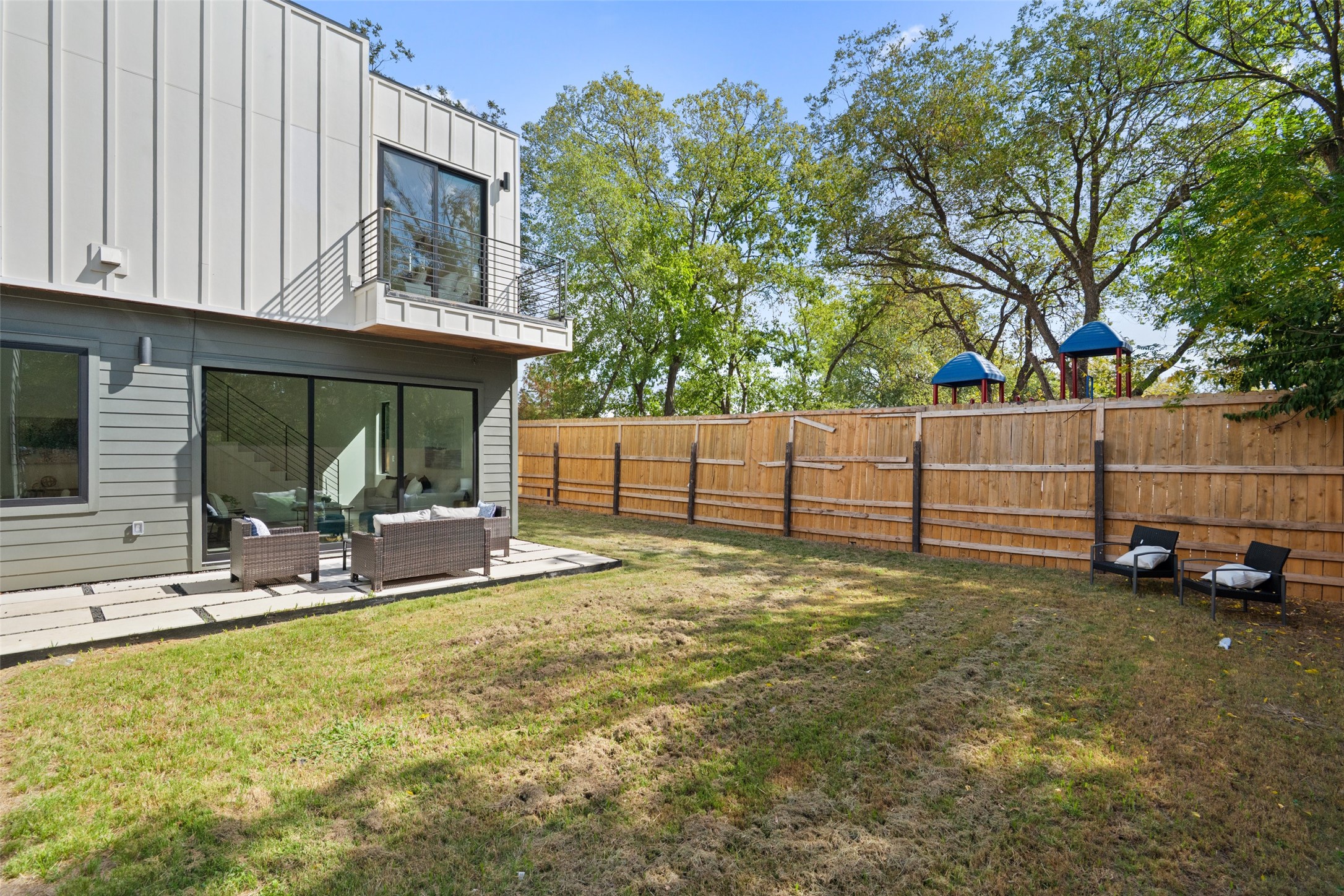 4407 Merle Drive, Unit B Austin, TX 78745 - Photo 33 of 38 a view of a backyard